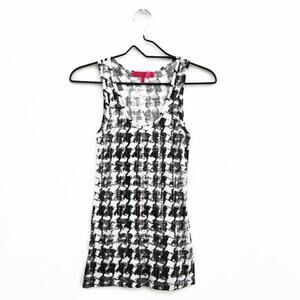 Almost Famous Women's White/Black Hounds Tooth Sequined Tank Top Medium